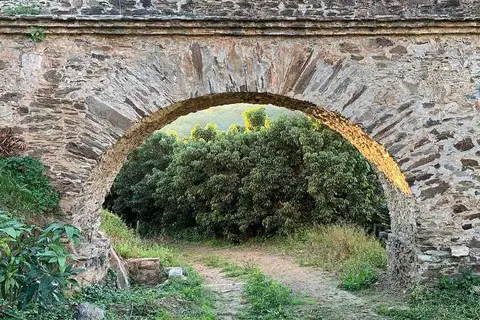Things to See in Nerja -->  Roman aqueducts