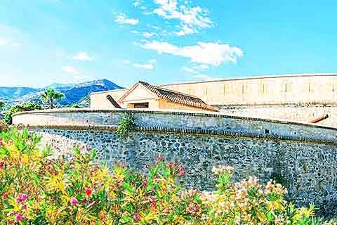 Playa La Herradura -  Visit the Castle