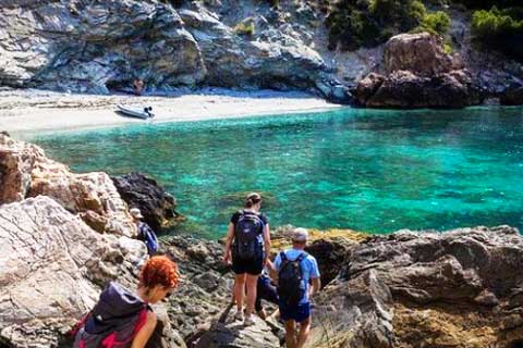 Cosas que hacer en Nerja --> Haz una excursión por el Parque Natural de Maro