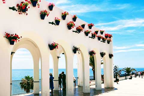 Things to See in Nerja --> Balcón de Europa