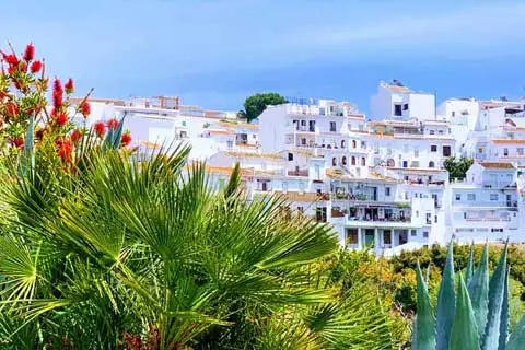 Turismo Nerja --> Frigiliana en autobús