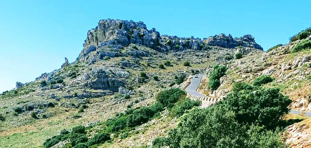 el Torcal de Antequera - Camino de entrada - Andalucía - España