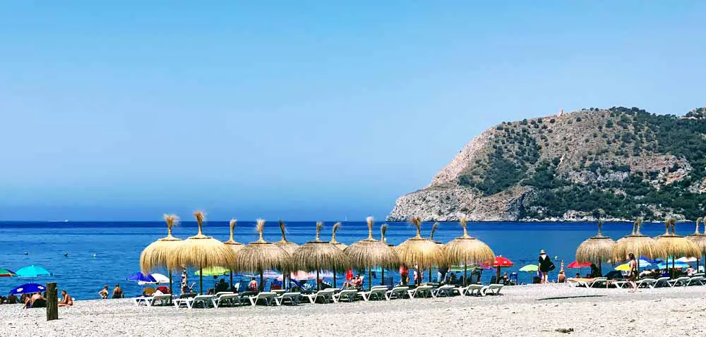 Playa La Herradura - Umbrellas