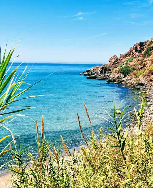 Playa la Caleta de Maro Rocks