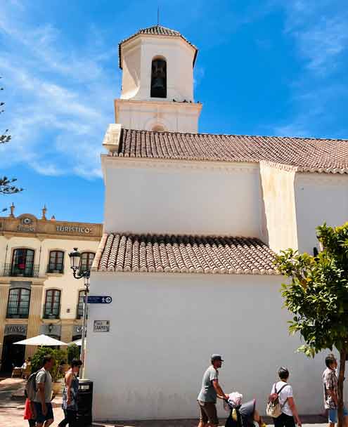 Iglesia de El Salvador - Vista lateral - Nerja