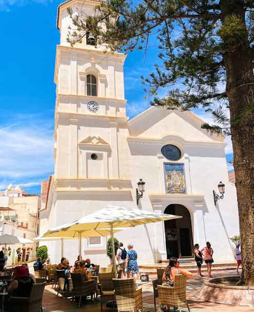 La Iglesia de El Salvador - Día - Nerja