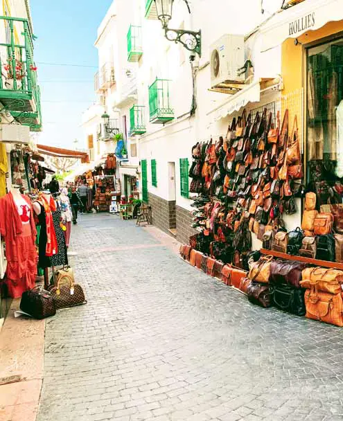 Hermosas calles del pueblo - Nerja Spain