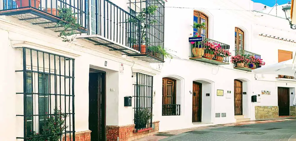 Hermosas calles del pueblo - Nerja Spain