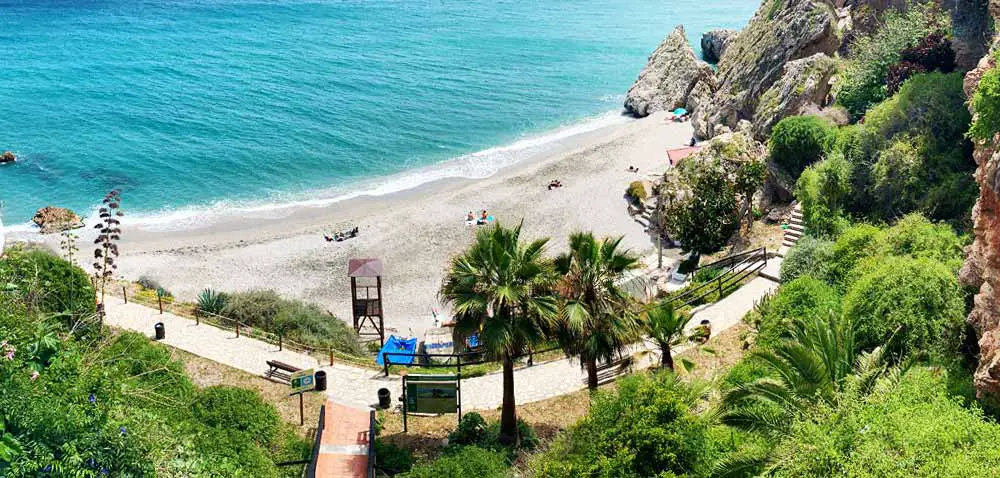 Playa Carabeo - Nerja