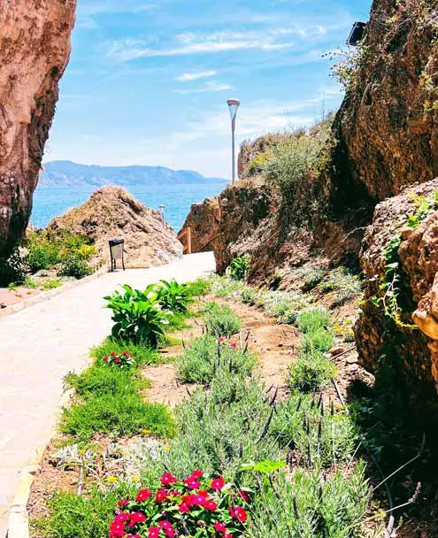 Playa Chorrillo - Promenade Behind Playa Calahonda