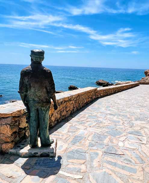 Playa la Caletilla - Estatua de Chanquete