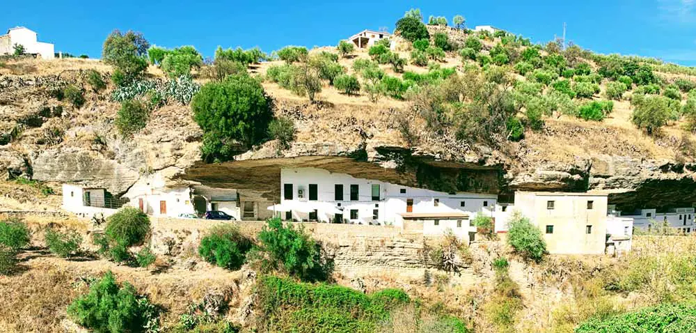 Setenil de las Bodegas, Cádiz - Casas construidas en las cuevas
