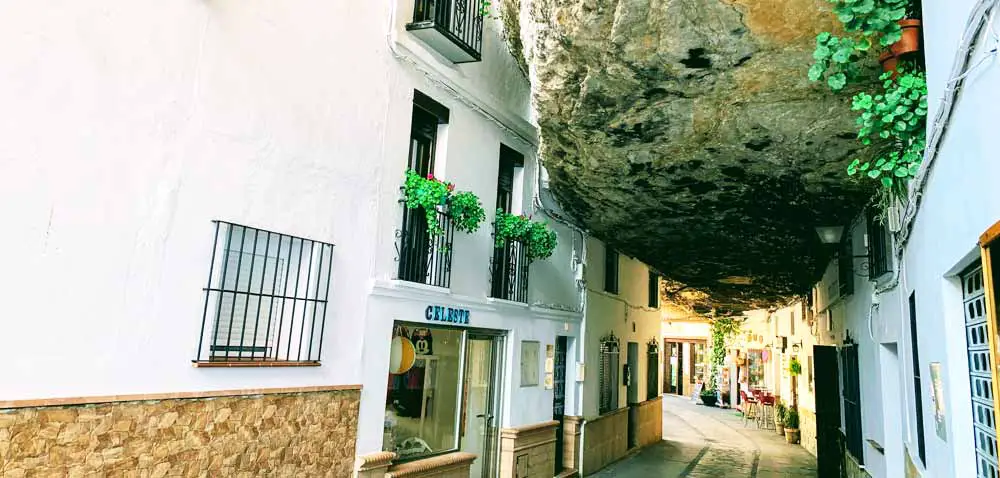 Setenil de las Bodegas, Cádiz - Cueva de la Sombra