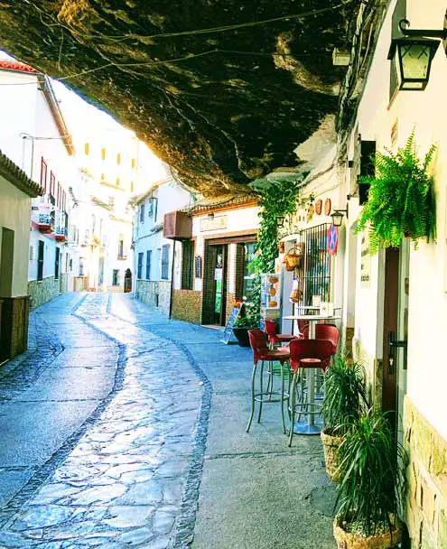 Setenil de las Bodegas, Cádiz - La Cueva de la Sombra