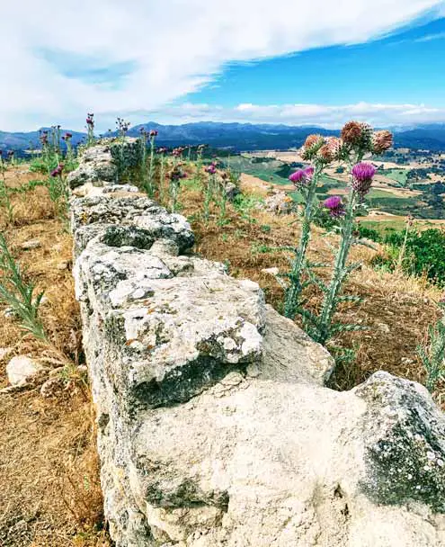 Setenil de las Bodegas, Cádiz - Murallas romanas