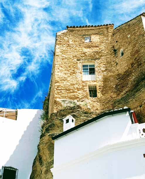 Setenil de las Bodegas, Cádiz - Murallas y Torre Romana