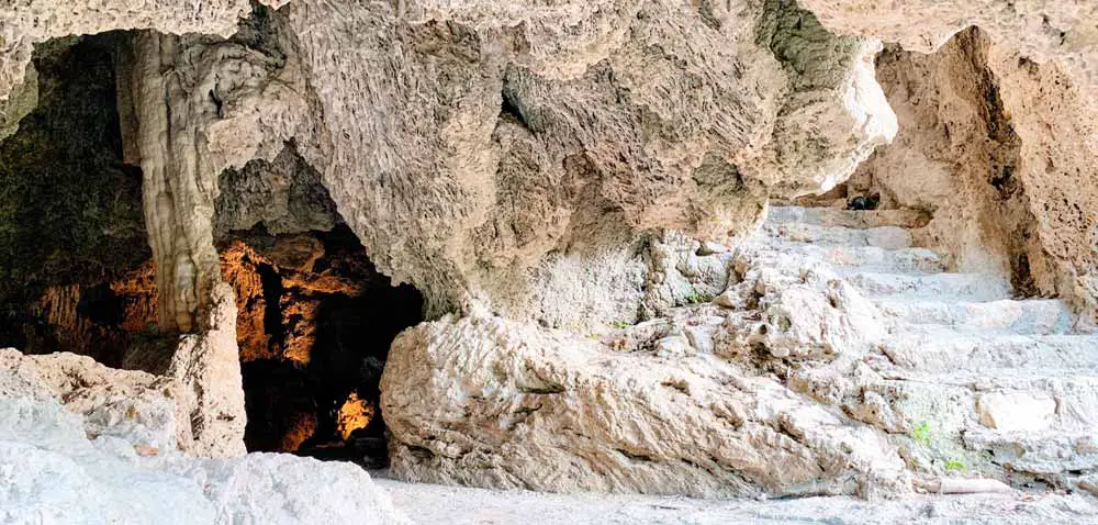 Caves in Nasrid Gardens