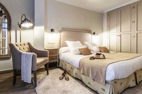 Alojarse en Nerja - Hostales