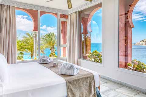 Where to Stay in La Herradura --> 4-Star Hotels