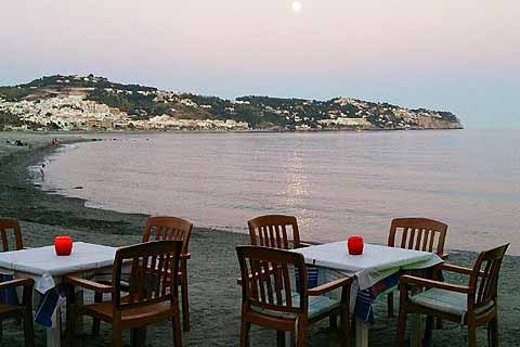 Playa La Herradura Restaurants - Chambao de Vicente