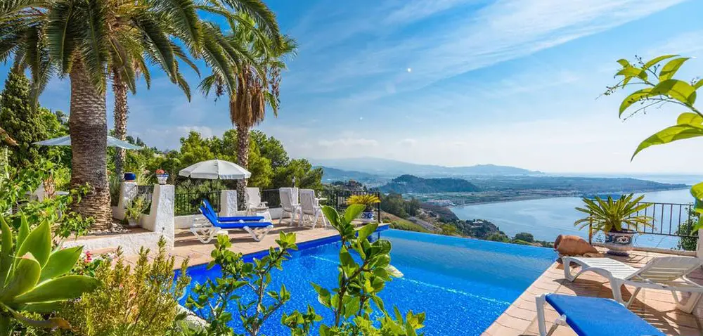The Best Salobreña Villa Rentals